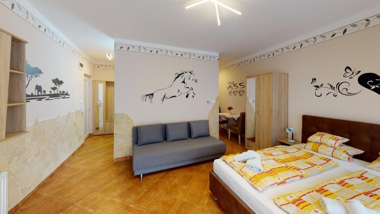 Cristian Apartman Хайдусобосло Экстерьер фото